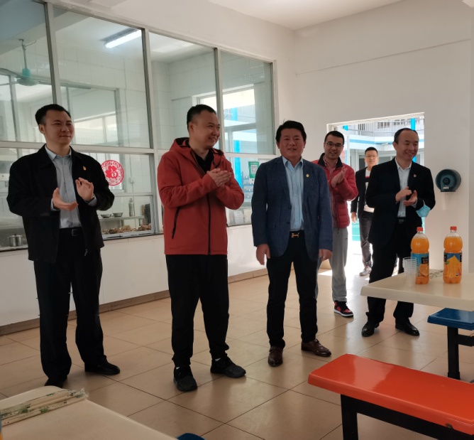 廣州市黃埔區(qū)區(qū)委常委、政法委書(shū)記雷虎一行走訪鹿山集團(tuán)